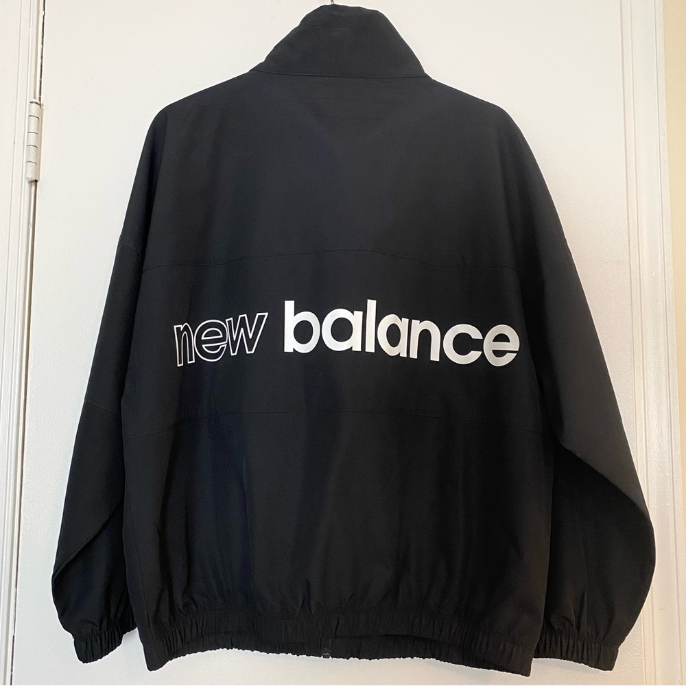 New Balance oversized black zipup windbreaker athletic jacket